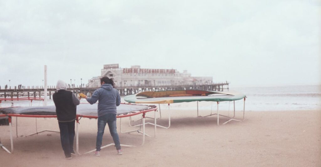 運動神経に自信がない大人でもトランポリンを楽しんでいる様子