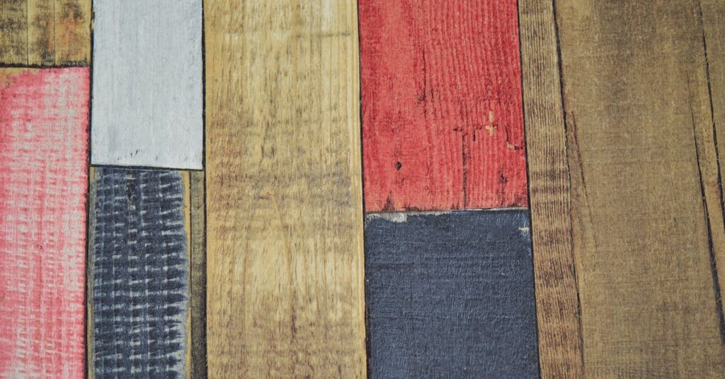 ニトリの木目調ジョイント防音マットをリビングに設置した写真。トランポリンの下にぴったり敷かれている