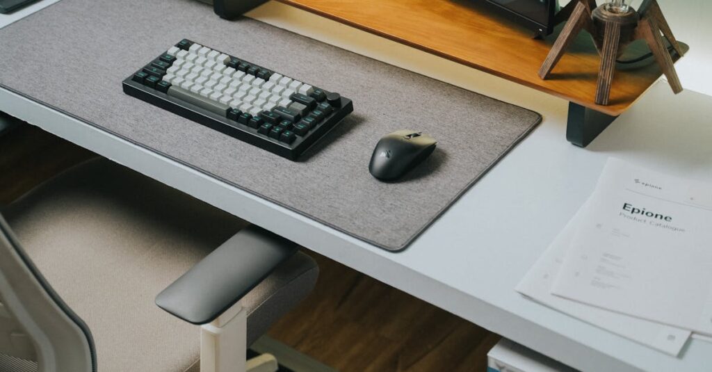 防音マットをゴム・EVA・カーペットの三層構造で重ね敷きして防音効果を高める設置例の図