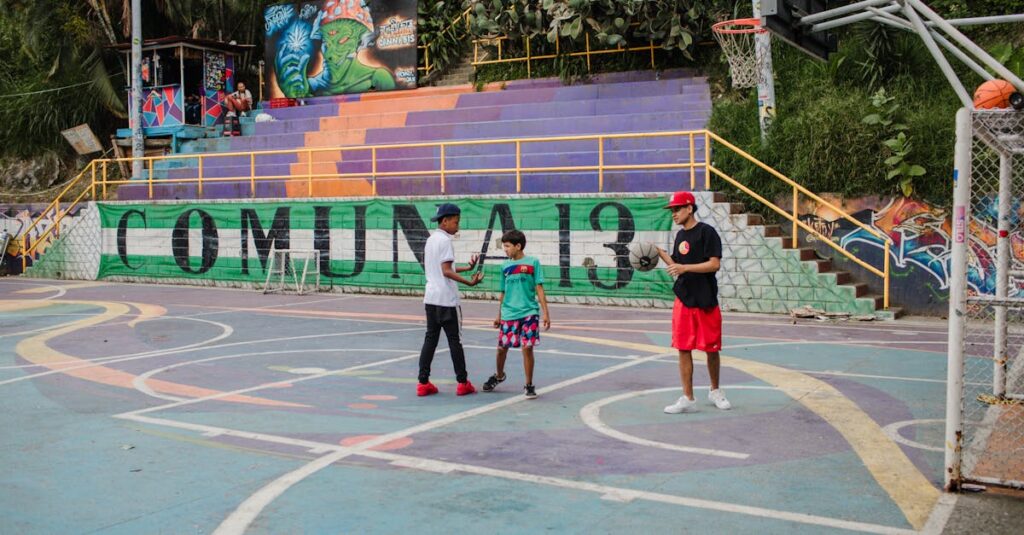 YaeiWorkersの静音手すり付きトランポリンで室内遊びを楽しむ園児たち