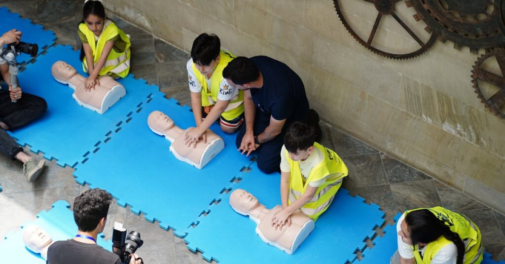 トランポリンとマットの選び方を確認する家族や初心者