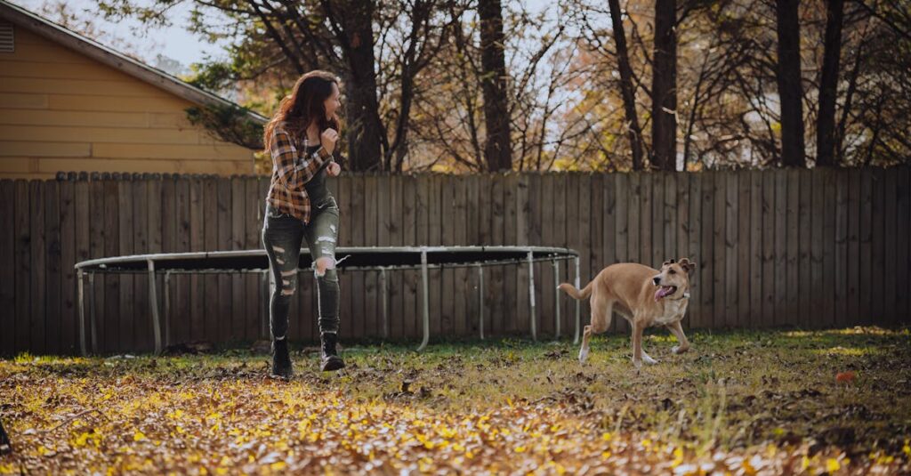 YaeiWorkersの静音手すり付きトランポリンで室内遊びを楽しむ園児たち