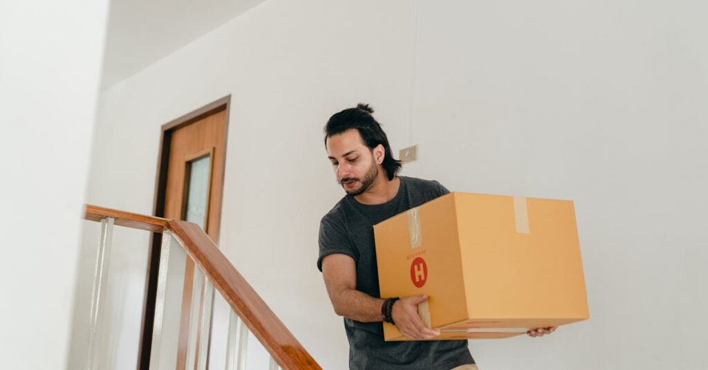 階下への振動トラブルを防ぐために防音対策を行う家族