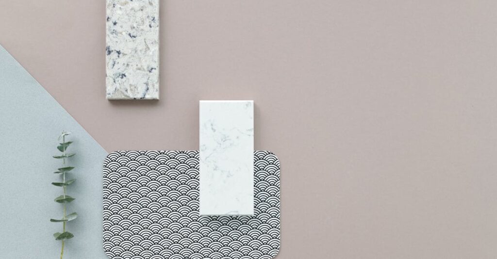 室内トランポリン用マットの素材比較と特徴を示すイメージ