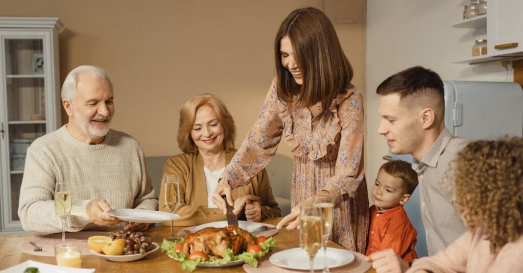 保護者向けに配布されるPDFの清掃チェックリスト。スマホ画面で内容を確認している母親の姿