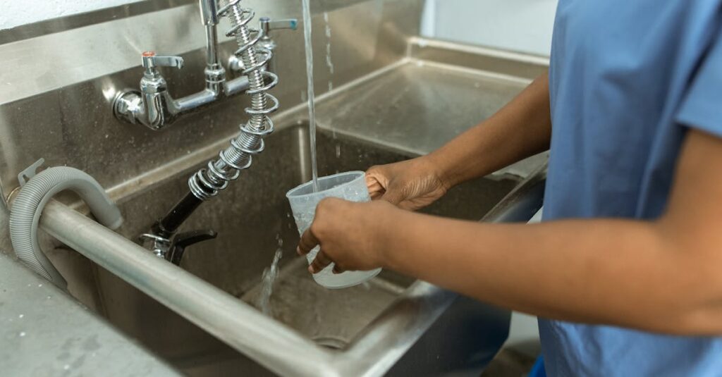 トランポリン雨対策カバーの長持ちさせるための掃除とメンテナンス方法