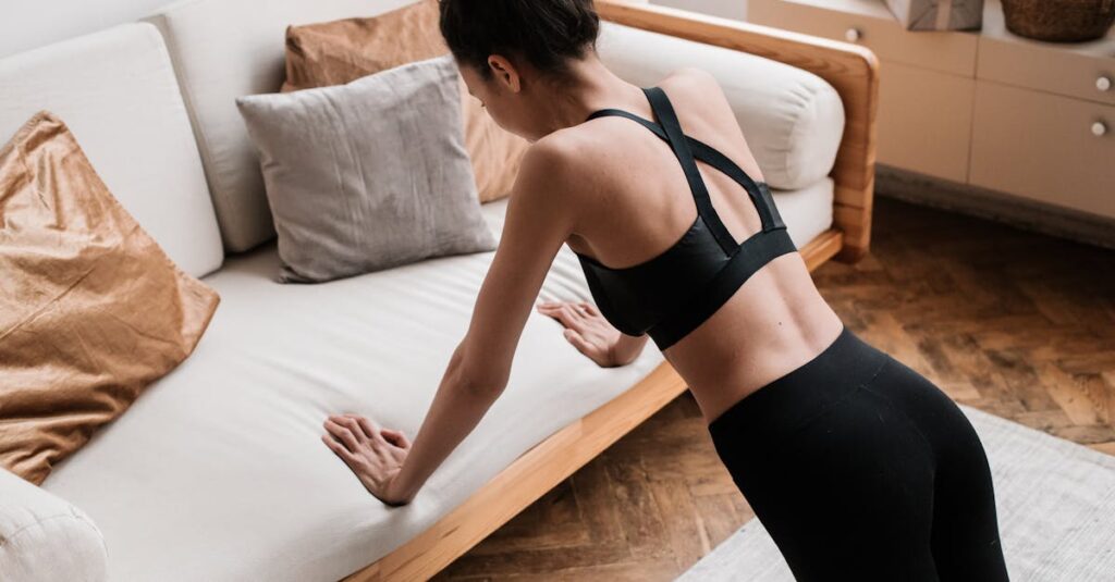 短時間でできるトランポリン運動を取り入れている忙しい女性。時短ダイエットの雰囲気が伝わる画像。