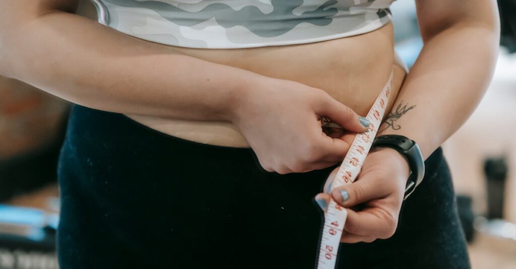 トランポリン運動で何分跳べば何kcal消費できるかを示す図解