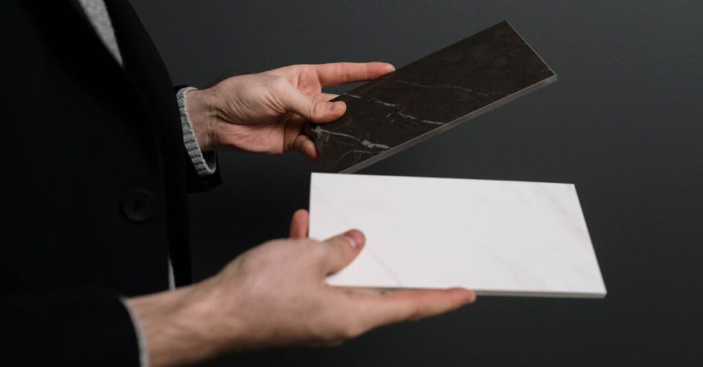 トランポリン用の防音マット素材を比較した図、EVAやゴムの違いが分かる画像