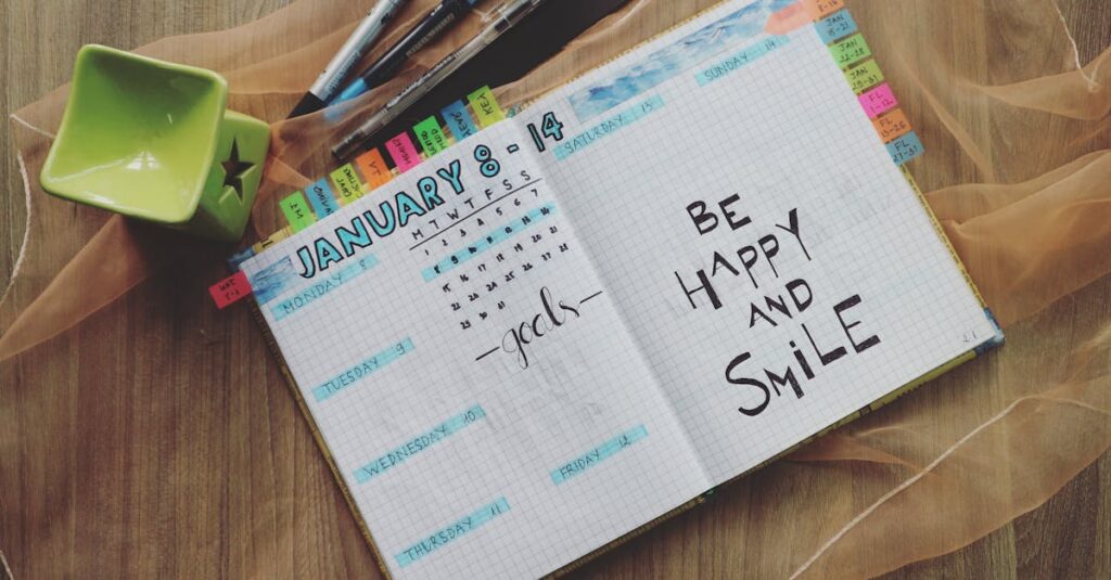 保育園での週次トランポリン清掃。バネ部分を拭く様子と点検チェックシートが写っている