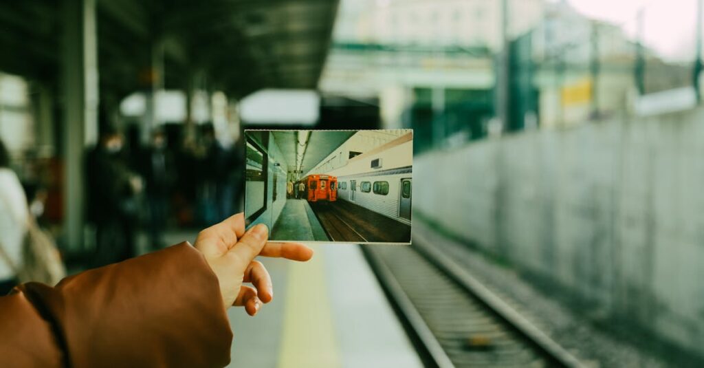 家庭用と屋外用手すり付きトランポリンの比較イメージ