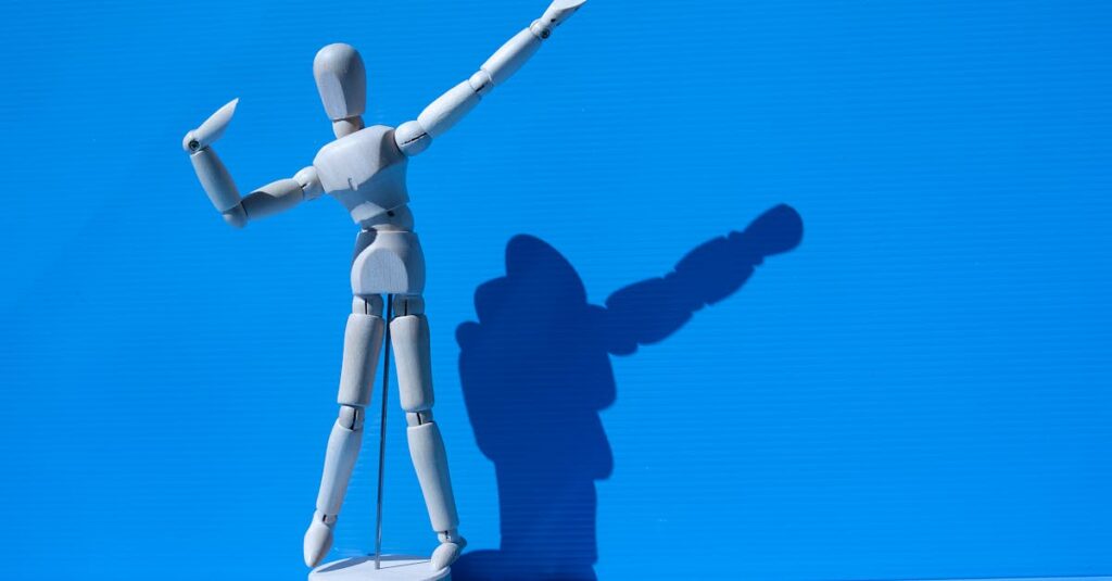 保育園でトランポリンと安全マットを導入して遊ぶ子どもたち