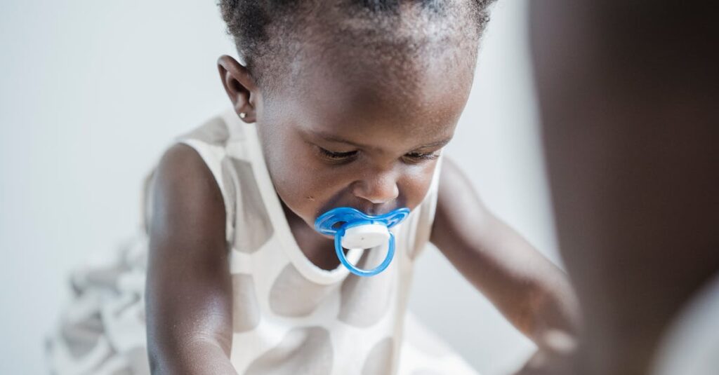 室内で子どもが安全にトランポリンを使うための配置と注意点