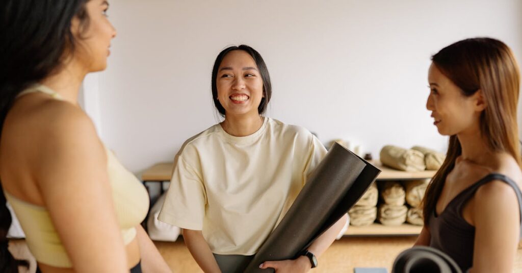 トランポリン用マットの防音・耐久・安全性向上の効果を視覚的に示すイメージ図