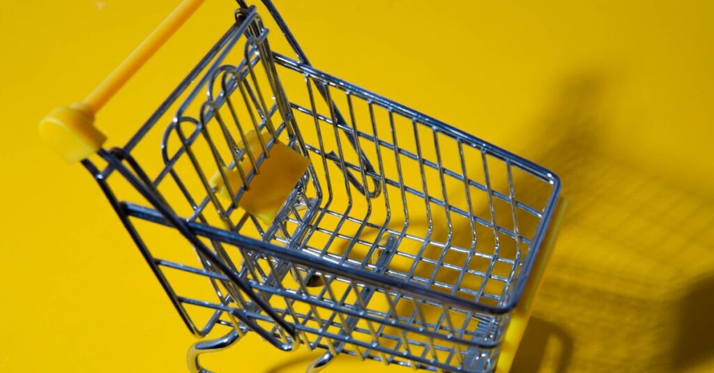 東京都内の保育園で手すり付きトランポリンを導入し、園児たちが安全に楽しんでいる様子