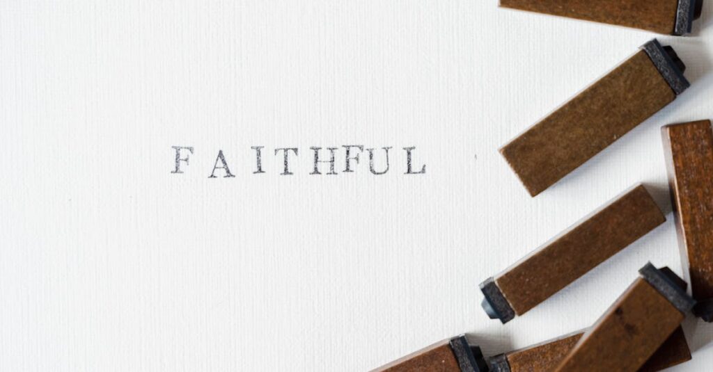 防音材・吸音材・防振材の違いを示す図解イラスト