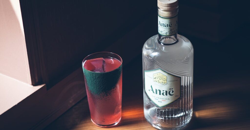 安全ネット付き大型室内トランポリンで兄弟が楽しく遊ぶイメージ