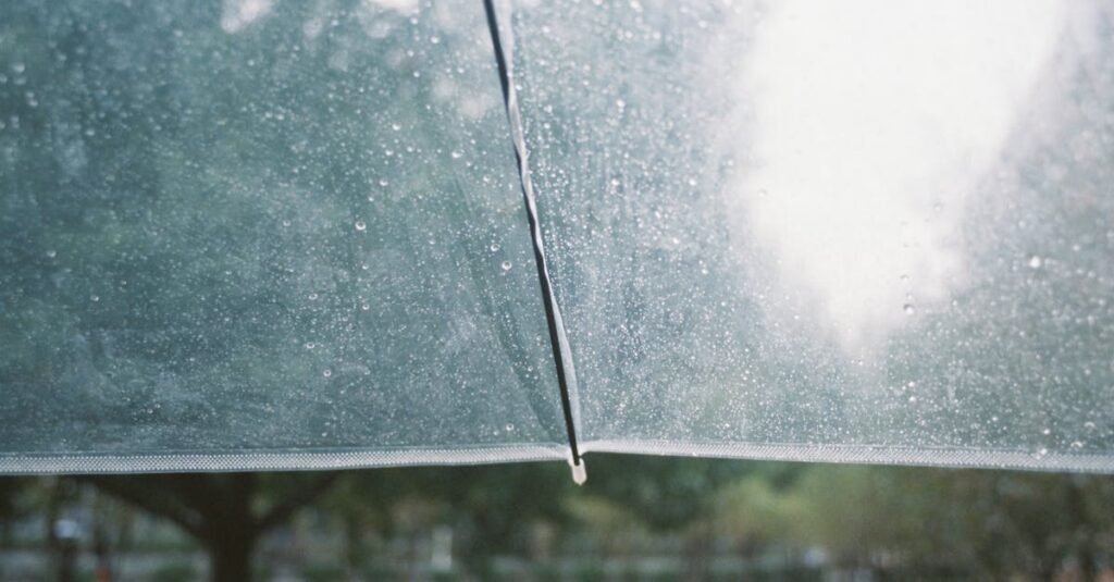 屋外トランポリンのバネカバー素材や厚みを比較して選ぶイメージ