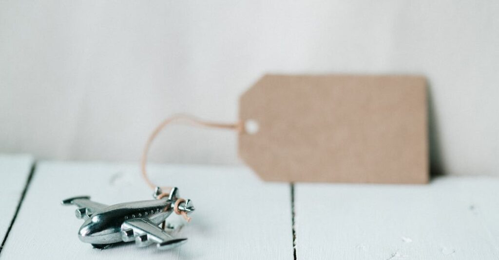 トランポリン体験で役立つ汗対策グッズや整理用の小物を並べた様子