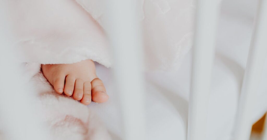 狭いスペースでも安全にトランポリンを行う方法、周囲の距離や滑り止めマット設置を図解