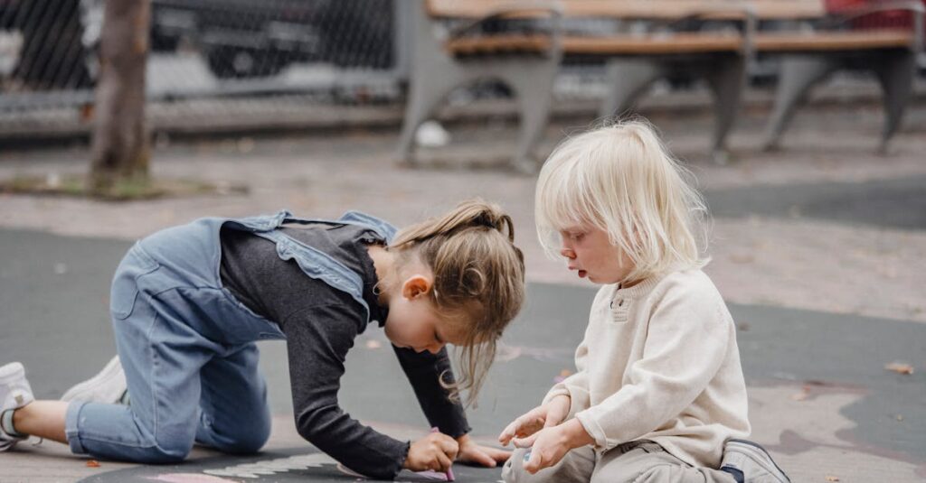 保育園でトランポリン遊びをしても、防音マットや工夫で静かで安全な環境を実現しているイメージ。