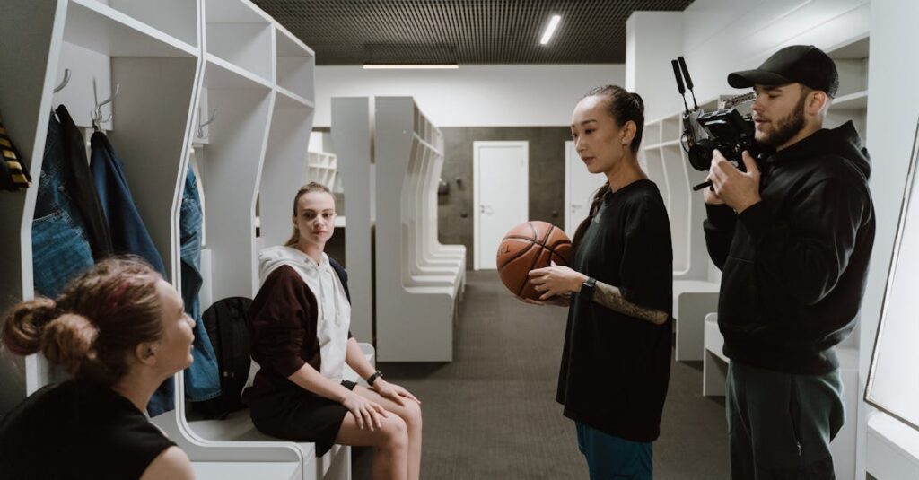 トランポリン施設で貴重品をロッカーに預けている様子