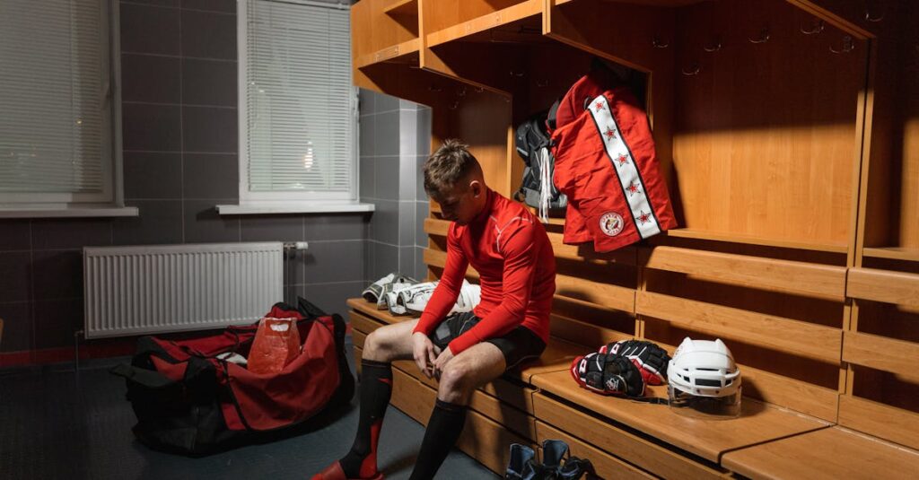 トランポリン施設の更衣室でロッカーを使っている様子