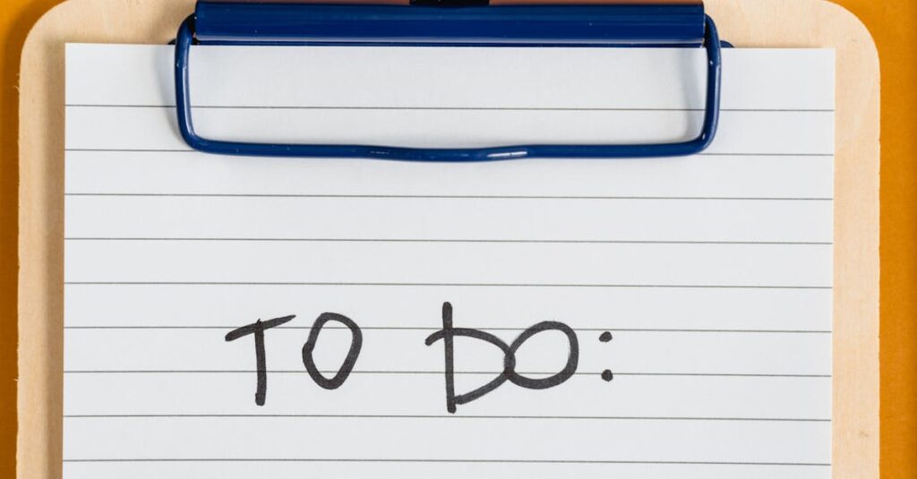 トランポリン体験に必要な基本の持ち物を並べたチェックリスト