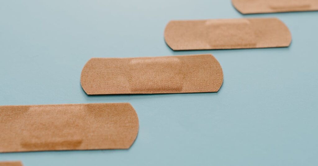 初心者が無理なトランポリンメニューでケガを防ぐ方法を示す、低負荷から段階的に練習する図解