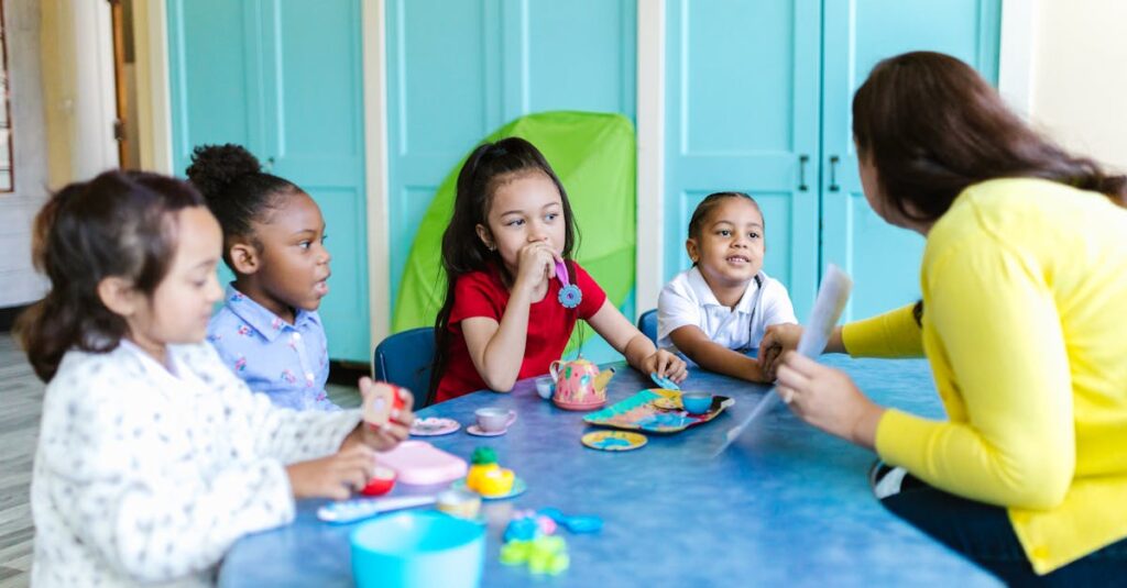 トランポリン教室で親が子どもに関する質問や不安を相談している様子