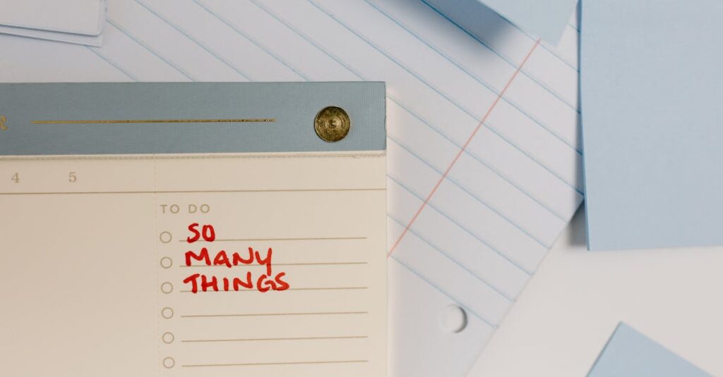 トランポリン体験に必要な持ち物チェックリストを確認している人の様子